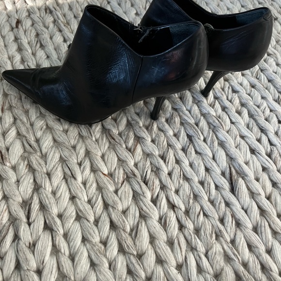 Nine West black leather booties size 7 - Picture 3 of 6